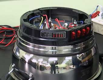 電熱鍋底盤進水